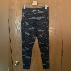 Calvin Klein Performance Black Camo Leggings Size M